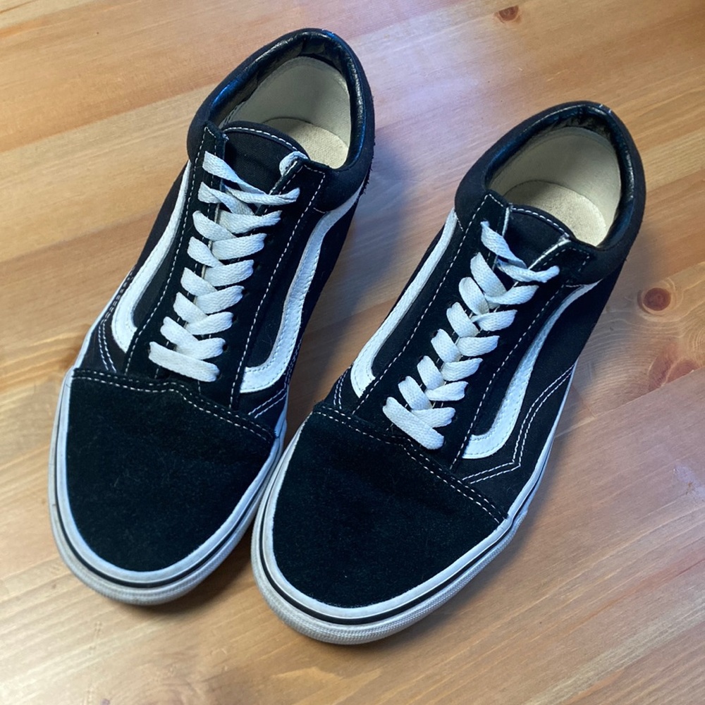 Vans Old Skool - M 7, W 8.5- Great condition!
